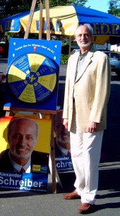 Alexander Schreiber am FDP-Stand Alexander Schreiber am FDP-Stand